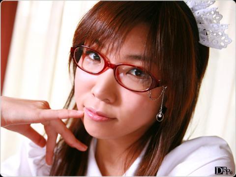 Slutty Maid with Cute Glasses (Caribbeancom-032606-119) sample image 2